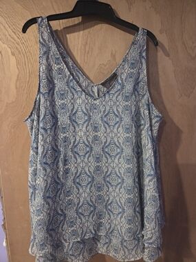 Lane Bryant Double Layer Chiffon Swing Blue Paisley V-Neck Sleeveless Tank